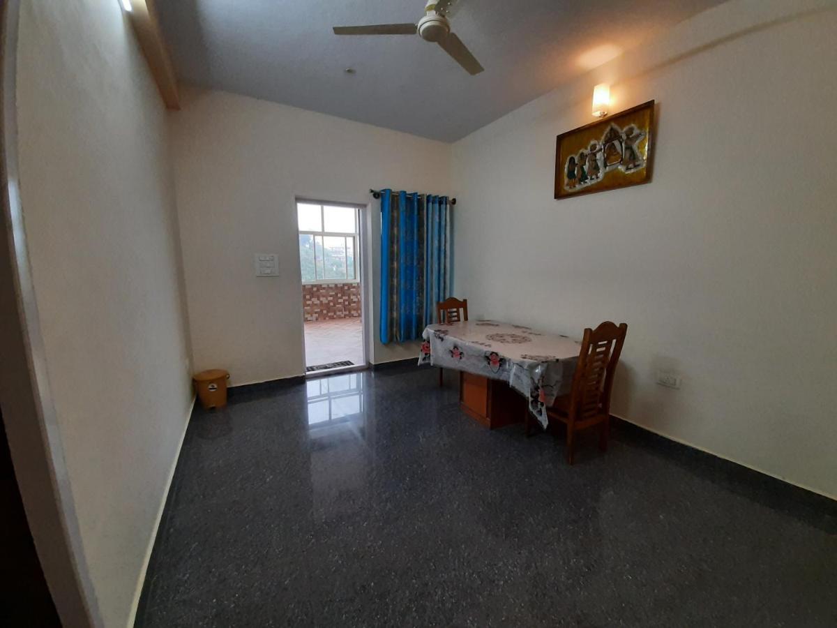 Daisey Dee Homestay Мадікері Екстер'єр фото