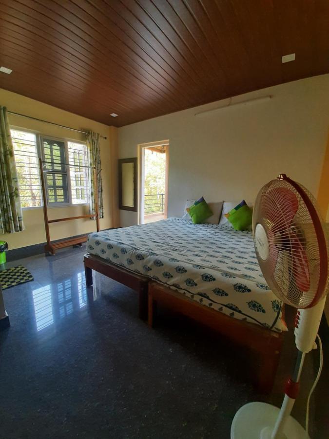 Daisey Dee Homestay Мадікері Екстер'єр фото