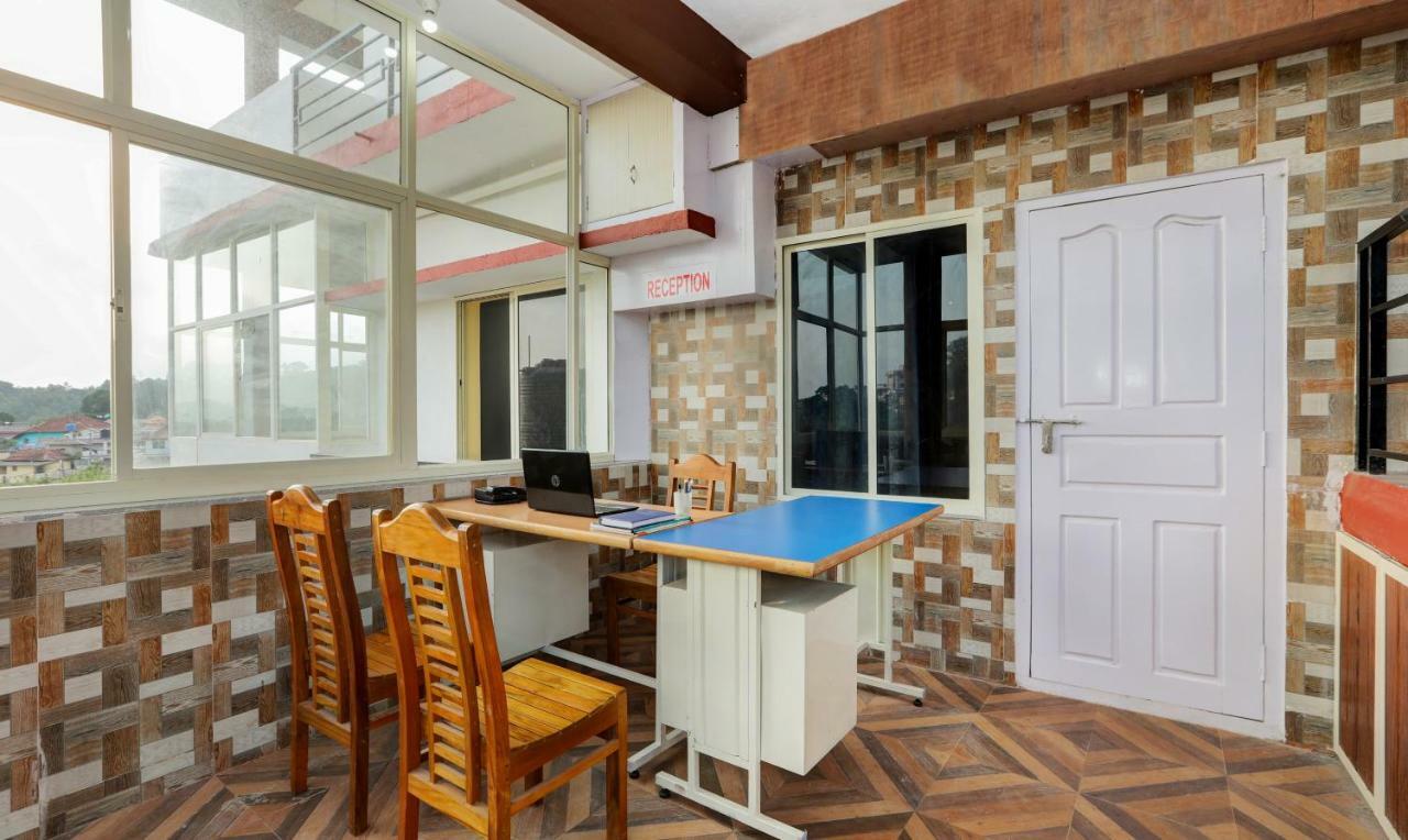 Daisey Dee Homestay Мадікері Екстер'єр фото