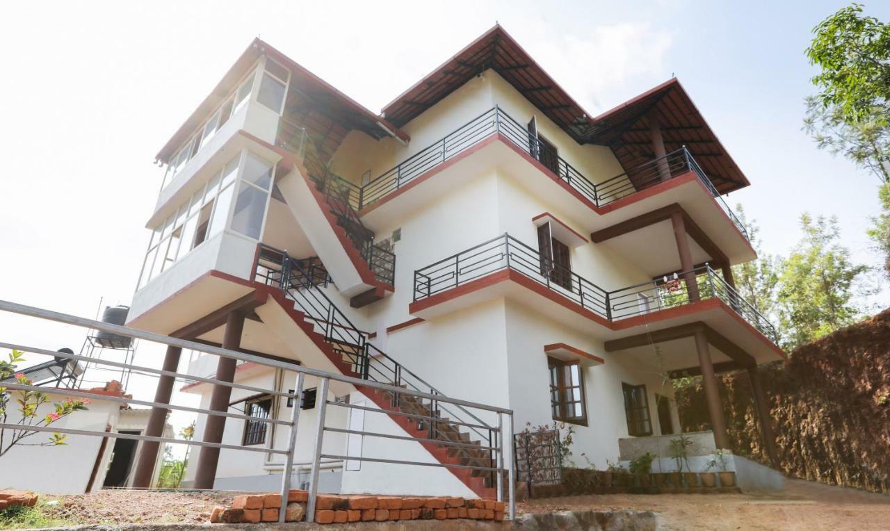 Daisey Dee Homestay Мадікері Екстер'єр фото