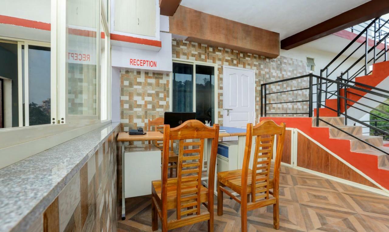 Daisey Dee Homestay Мадікері Екстер'єр фото